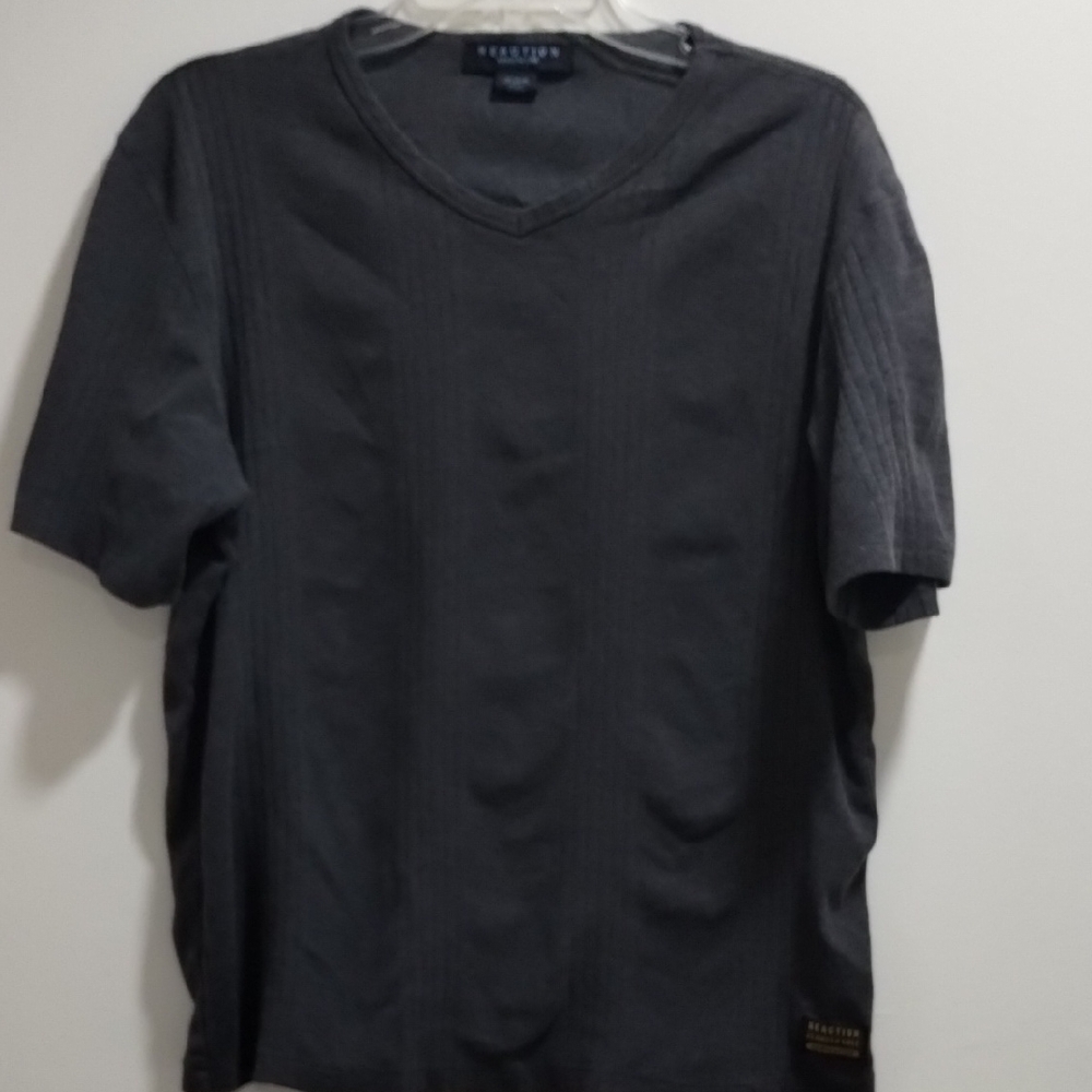 Kenneth Cole Reaction Gray V-Neck T-Shirt